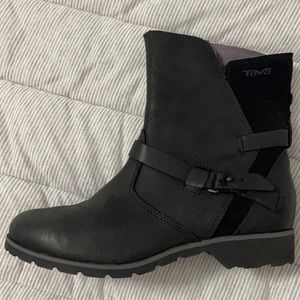 Teva de la vina boot low